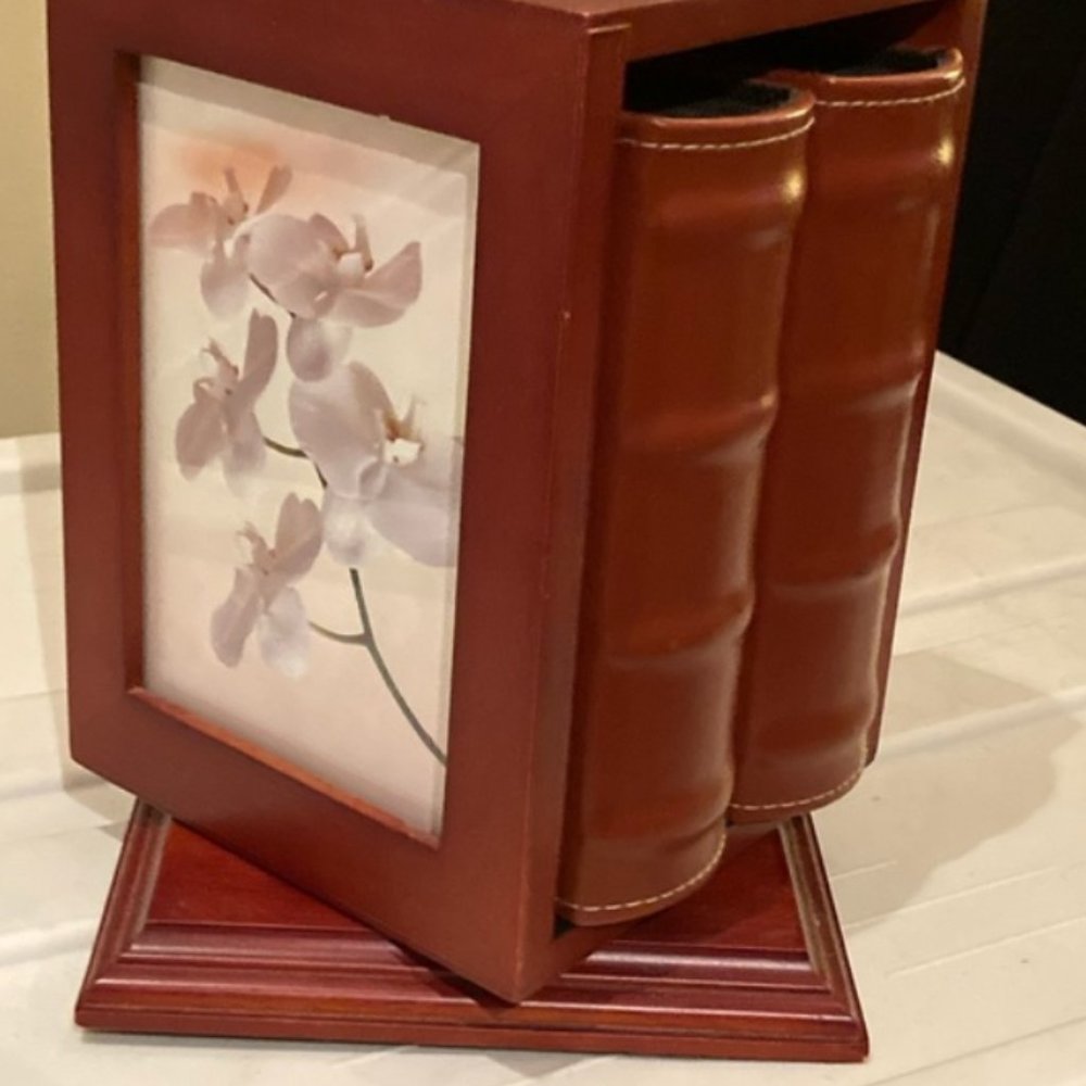 Rotating Photo Album Case - Picture 2 of 4